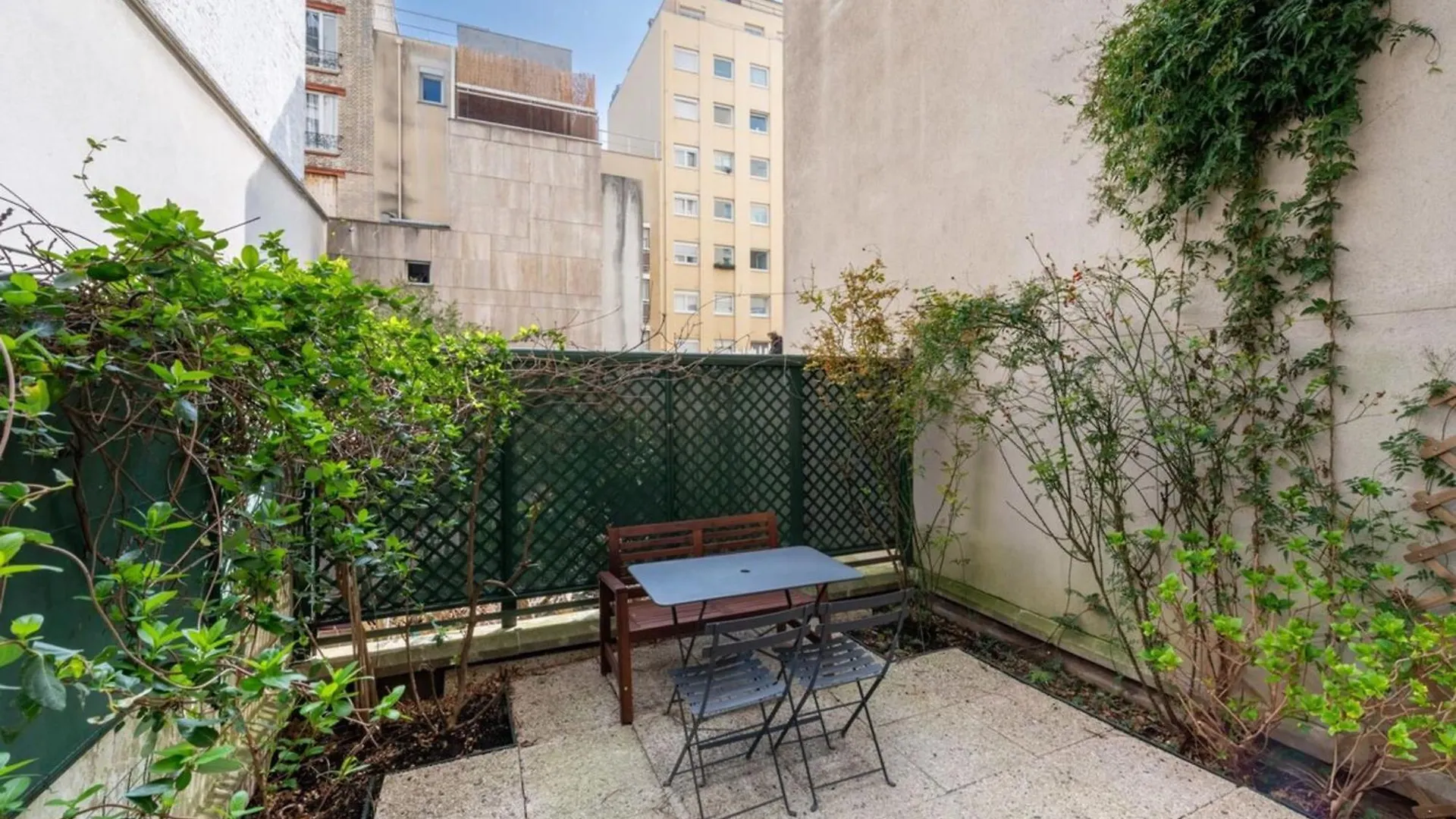 Urban & Stylish W Gardennation Apartment